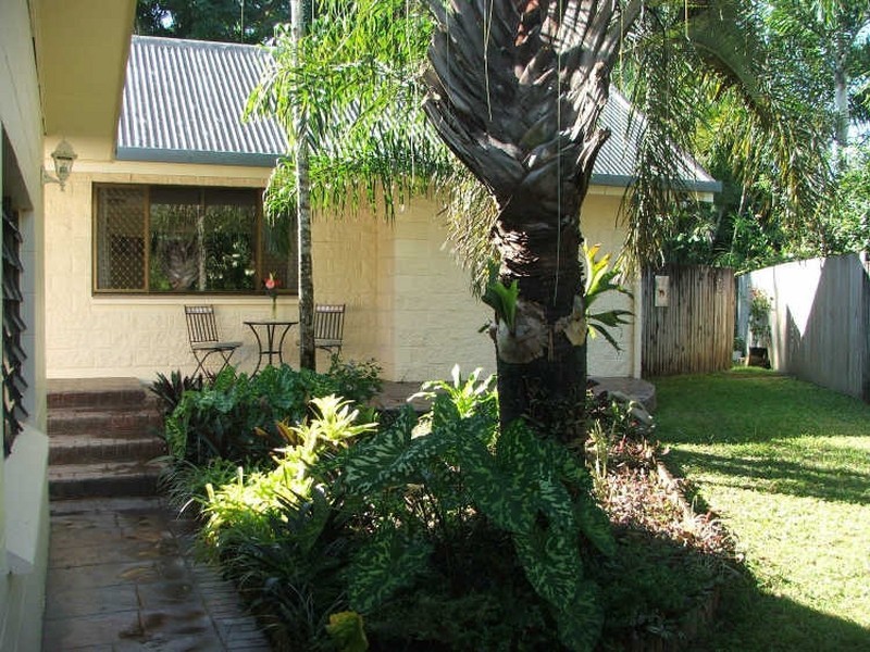 6 Leon Close, Brinsmead QLD 4870