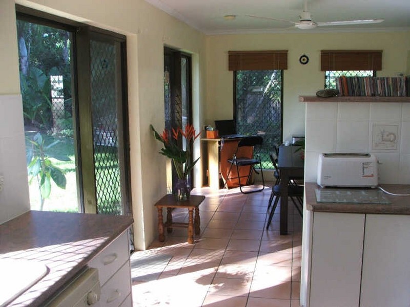 6 Leon Close, Brinsmead QLD 4870