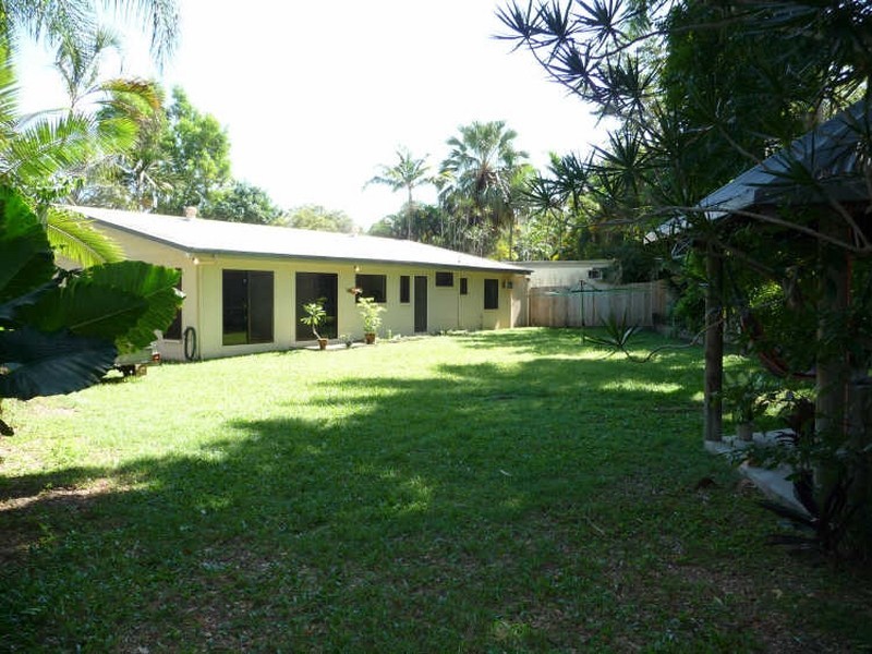 6 Leon Close, Brinsmead QLD 4870