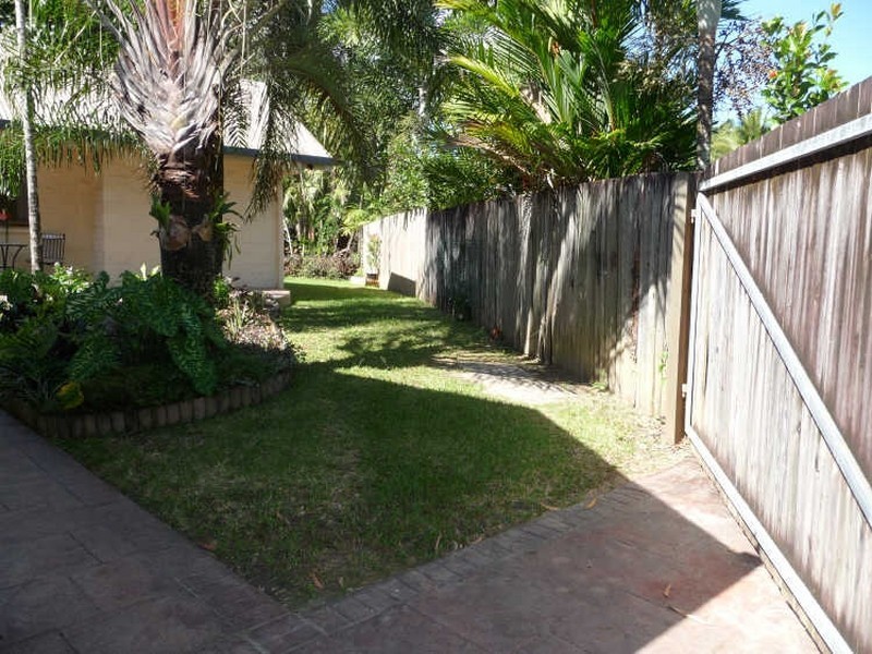 6 Leon Close, Brinsmead QLD 4870