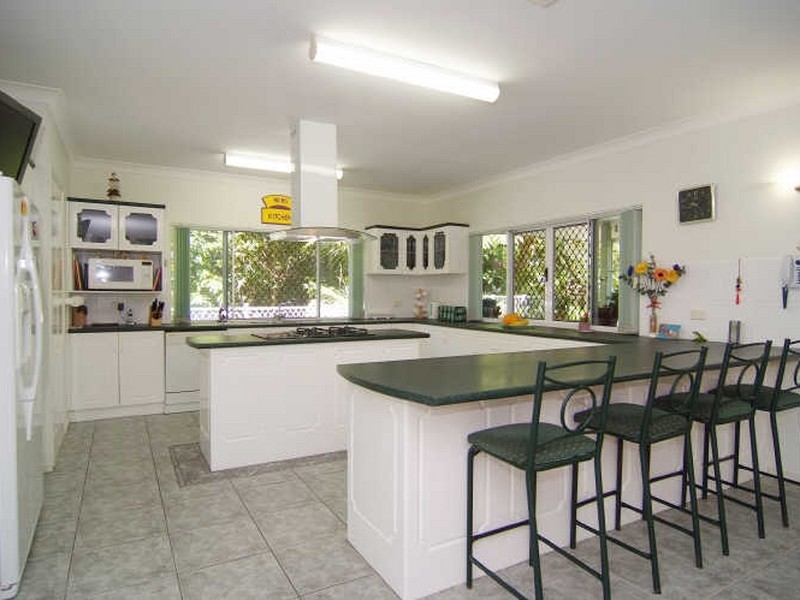 134-136 Hearl Close, Brinsmead QLD 4870
