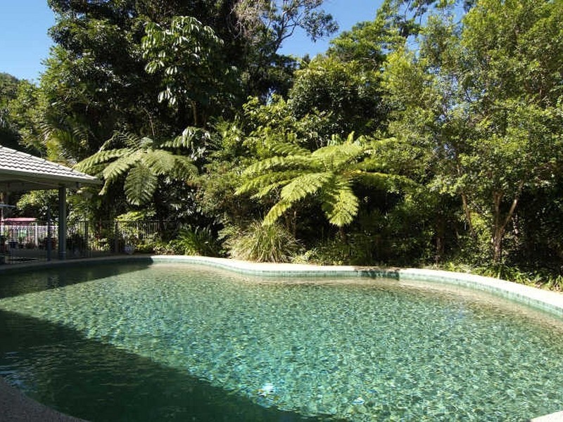 134-136 Hearl Close, Brinsmead QLD 4870