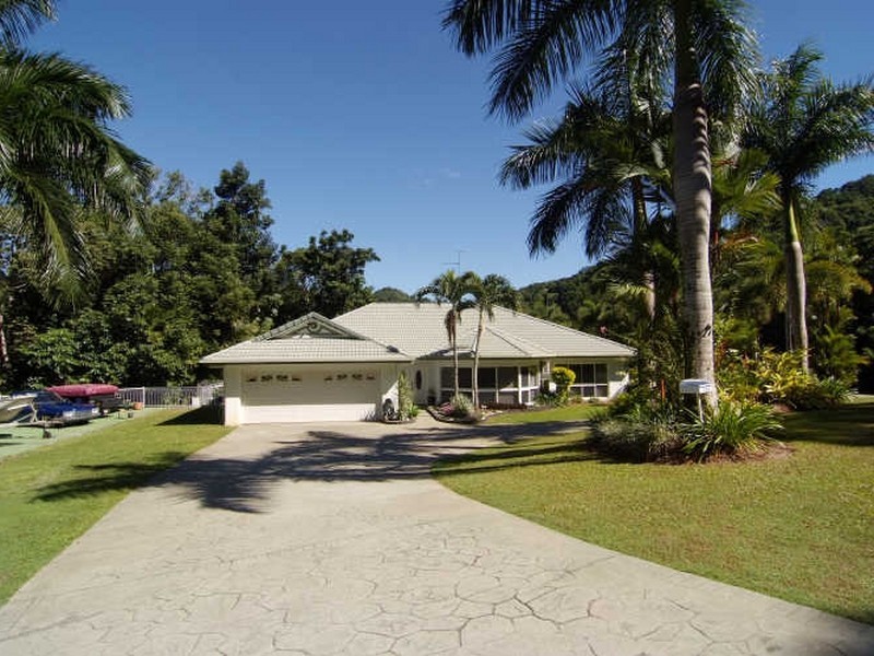 134-136 Hearl Close, Brinsmead QLD 4870
