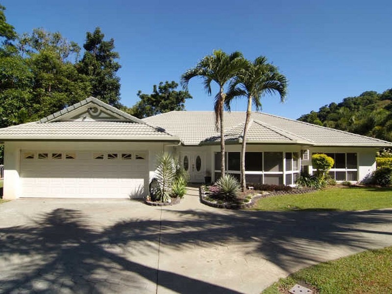 134-136 Hearl Close, Brinsmead QLD 4870