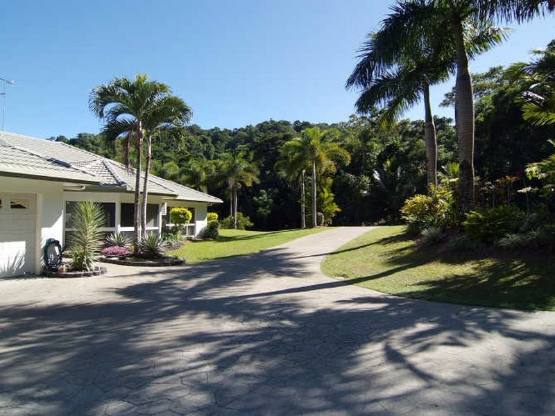 134-136 Hearl Close, Brinsmead QLD 4870