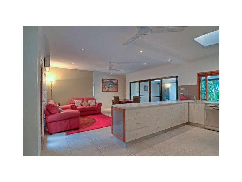 10 Romney Street, Kamerunga QLD 4870