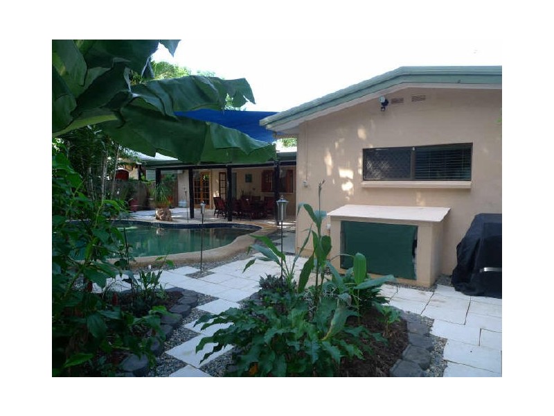 10 Romney Street, Kamerunga QLD 4870