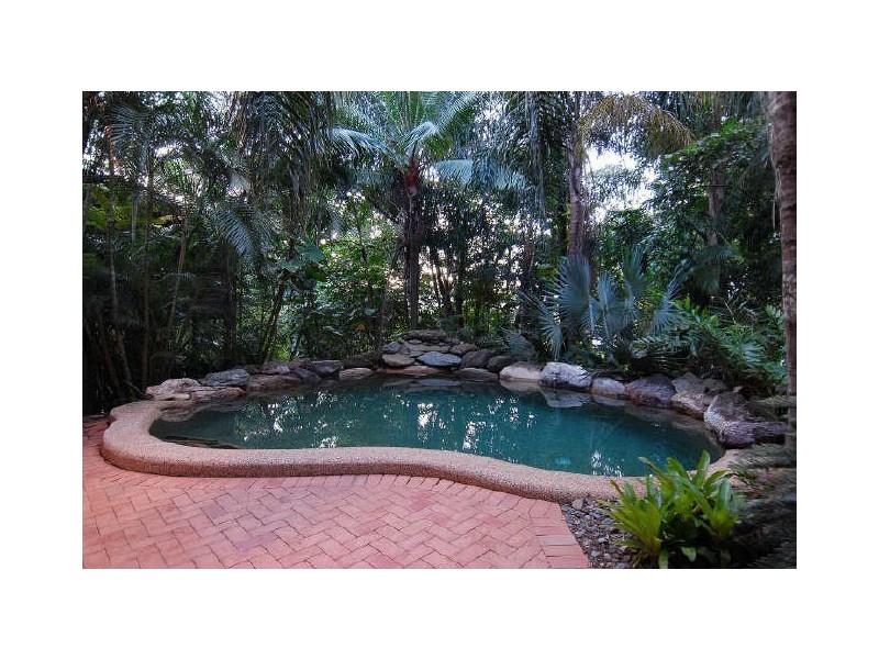 6 Donnelly Close, Brinsmead QLD 4870