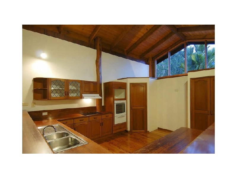 6 Donnelly Close, Brinsmead QLD 4870