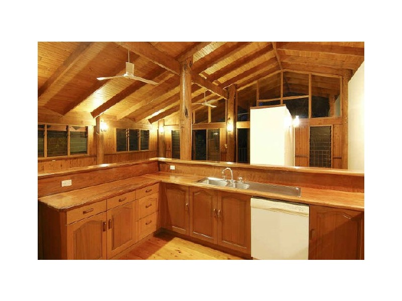 6 Donnelly Close, Brinsmead QLD 4870