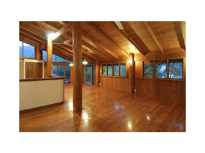 6 Donnelly Close, Brinsmead QLD 4870