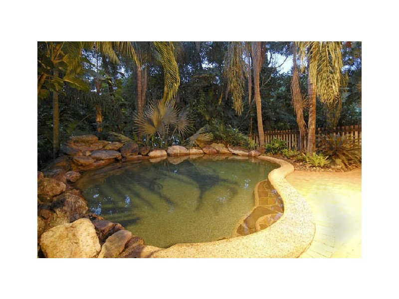 6 Donnelly Close, Brinsmead QLD 4870