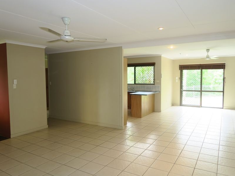 37 Hadrian Avenue, Mooroobool QLD 4870