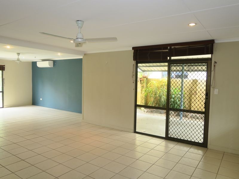 37 Hadrian Avenue, Mooroobool QLD 4870