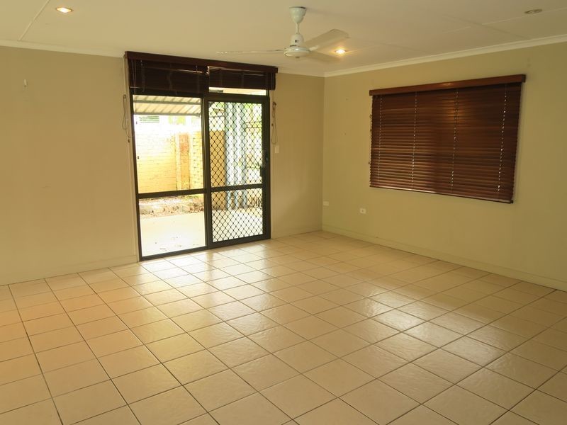 37 Hadrian Avenue, Mooroobool QLD 4870