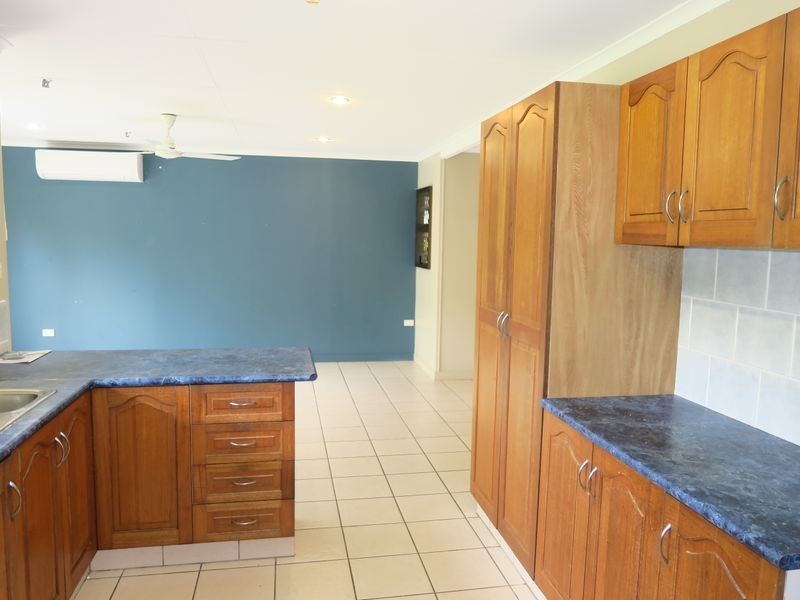 37 Hadrian Avenue, Mooroobool QLD 4870