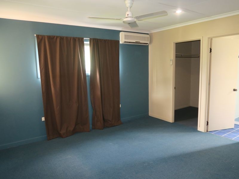 37 Hadrian Avenue, Mooroobool QLD 4870