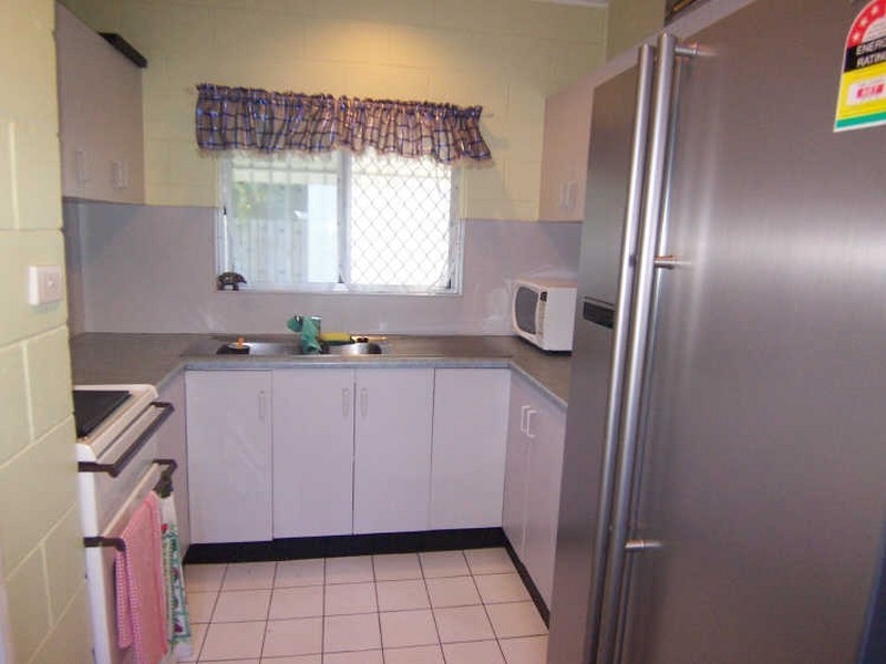 8/165 Mayers Street, Manoora QLD 4870