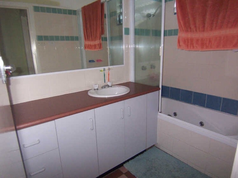 8/165 Mayers Street, Manoora QLD 4870