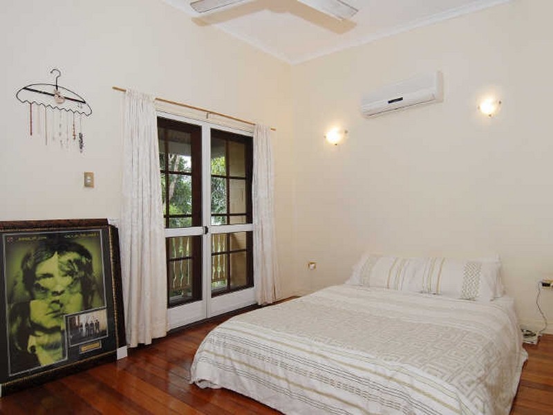 1/404 Mccoombe Street, Mooroobool QLD 4870