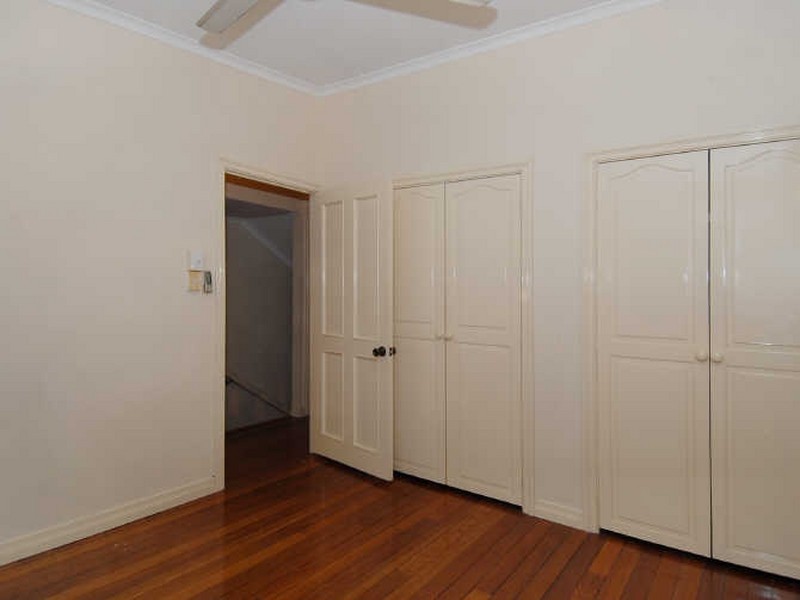 1/404 Mccoombe Street, Mooroobool QLD 4870