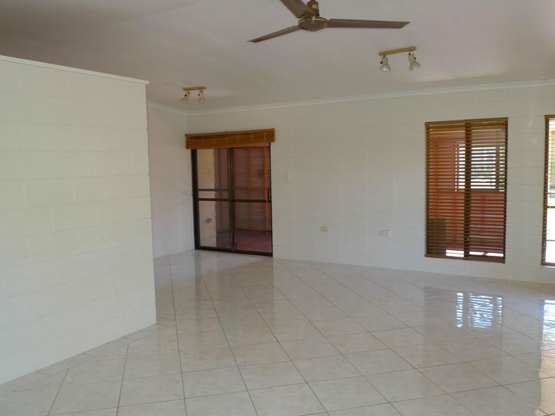 4 Briggs Close, Whitfield QLD 4870