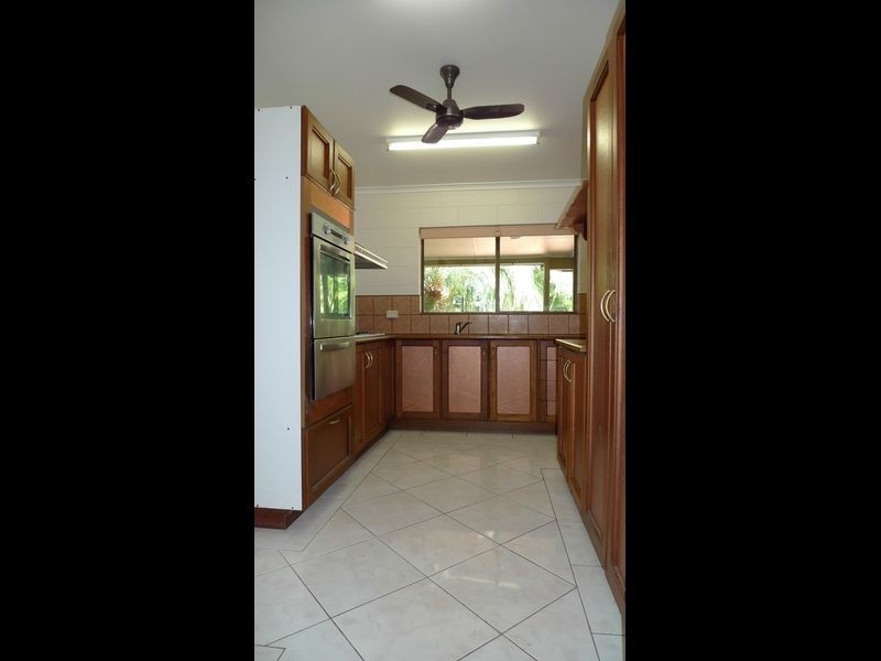 4 Briggs Close, Whitfield QLD 4870