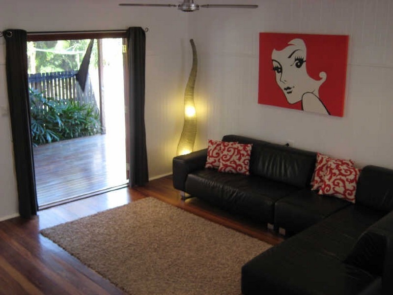 15 Collinson Street, Westcourt QLD 4870