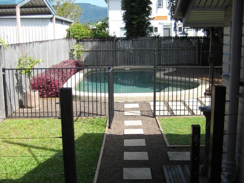 15 Collinson Street, Westcourt QLD 4870