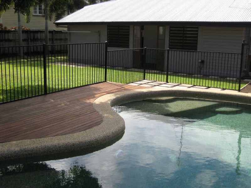 15 Collinson Street, Westcourt QLD 4870