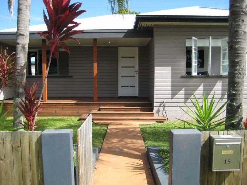 15 Collinson Street, Westcourt QLD 4870