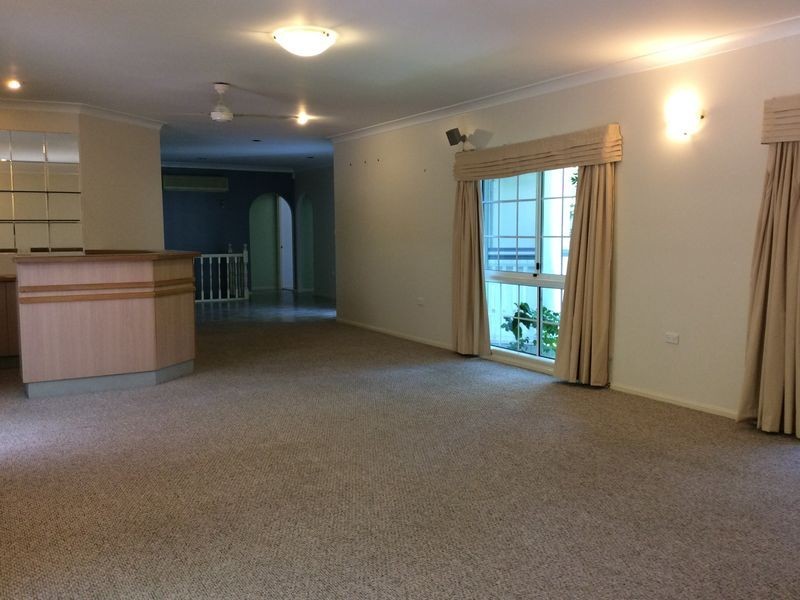 11 Cicero Close, Mooroobool QLD 4870