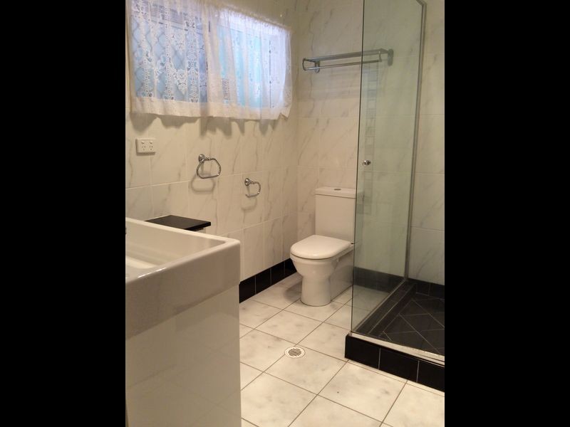 11 Cicero Close, Mooroobool QLD 4870