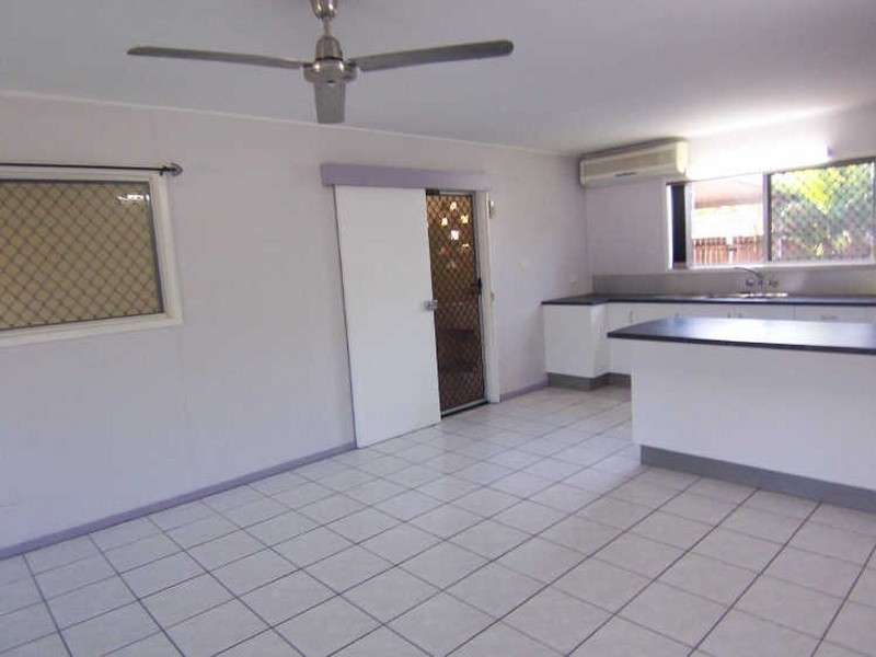 1/82 Birch Street, Manunda QLD 4870