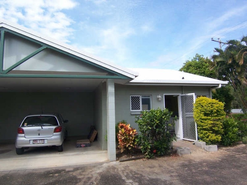 1/74 Swallow Street, Mooroobool QLD 4870