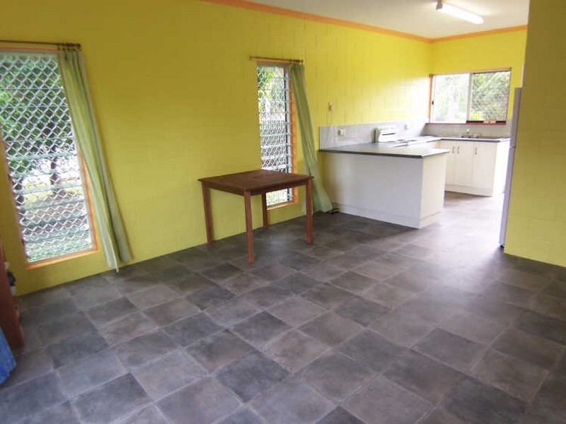 1/74 Swallow Street, Mooroobool QLD 4870