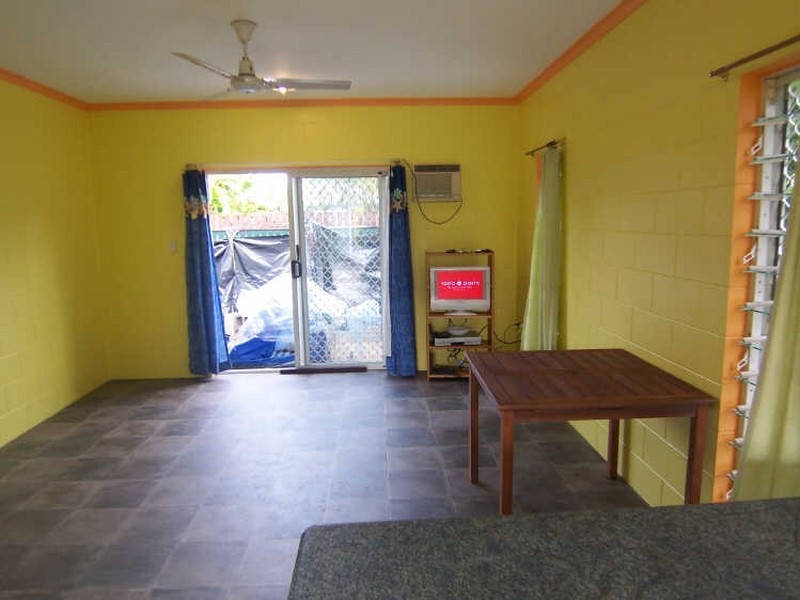 1/74 Swallow Street, Mooroobool QLD 4870