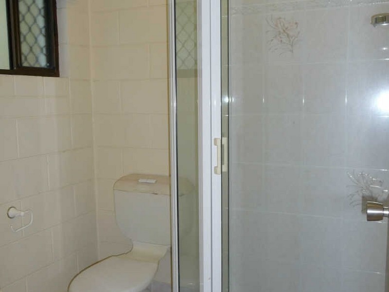 8 Meston Crescent, Brinsmead QLD 4870