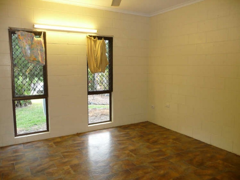 8 Meston Crescent, Brinsmead QLD 4870