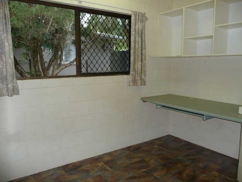 8 Meston Crescent, Brinsmead QLD 4870