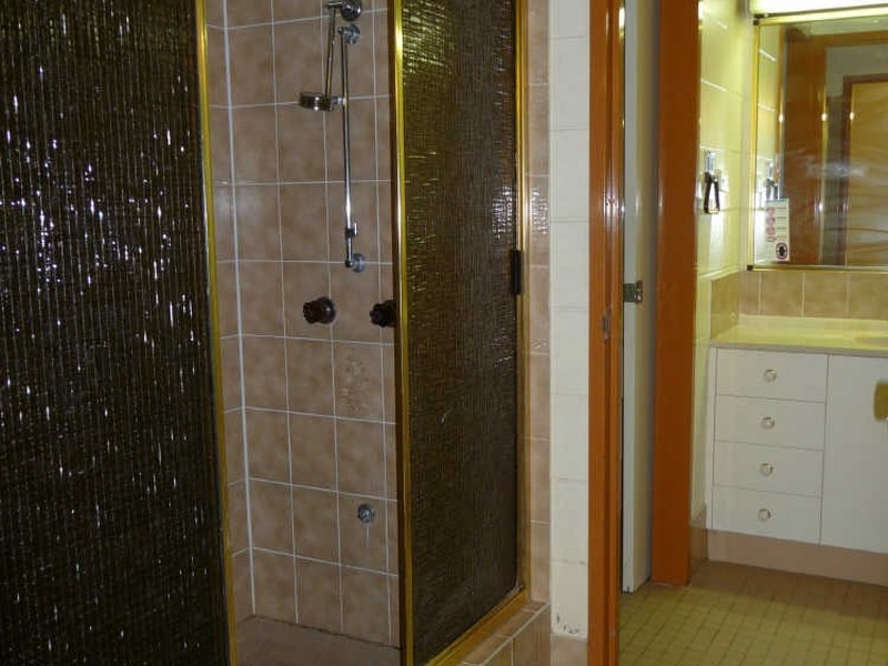 8 Meston Crescent, Brinsmead QLD 4870