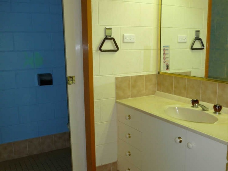 8 Meston Crescent, Brinsmead QLD 4870