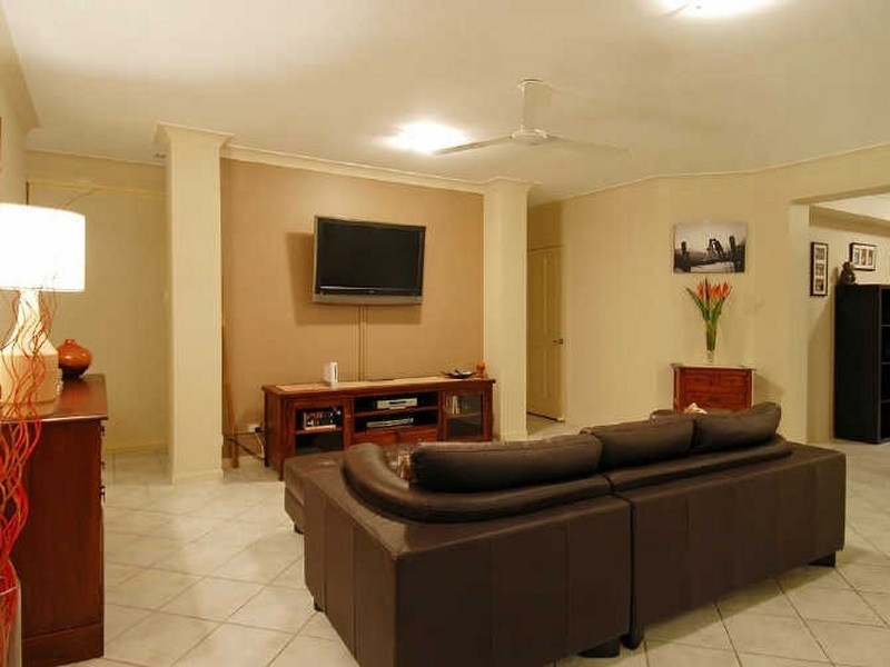 8 Kipling Street, Brinsmead QLD 4870