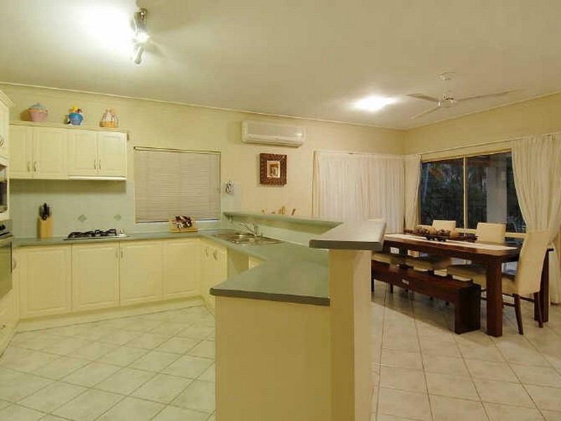 8 Kipling Street, Brinsmead QLD 4870