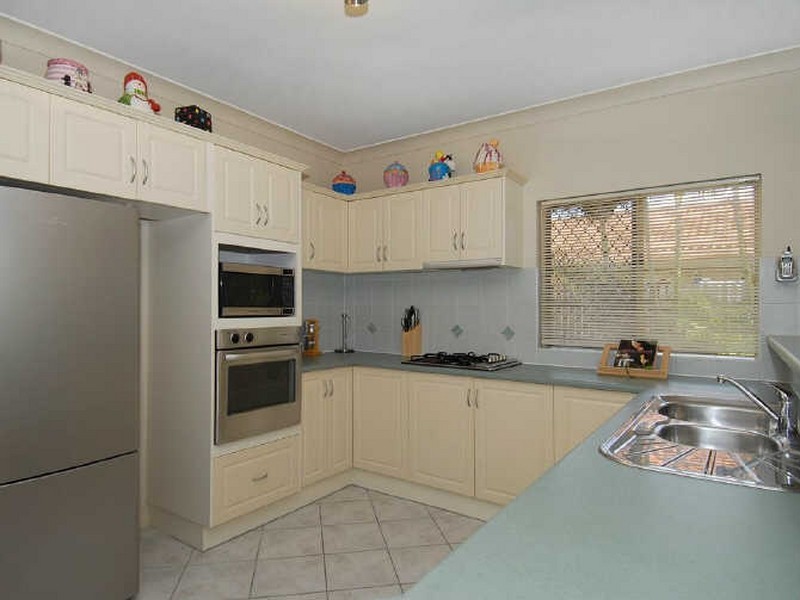 8 Kipling Street, Brinsmead QLD 4870