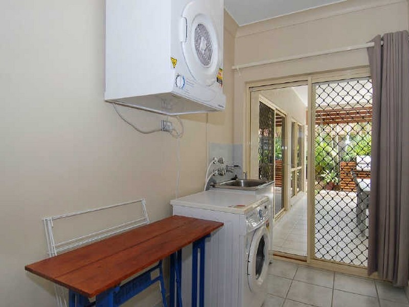 8 Kipling Street, Brinsmead QLD 4870