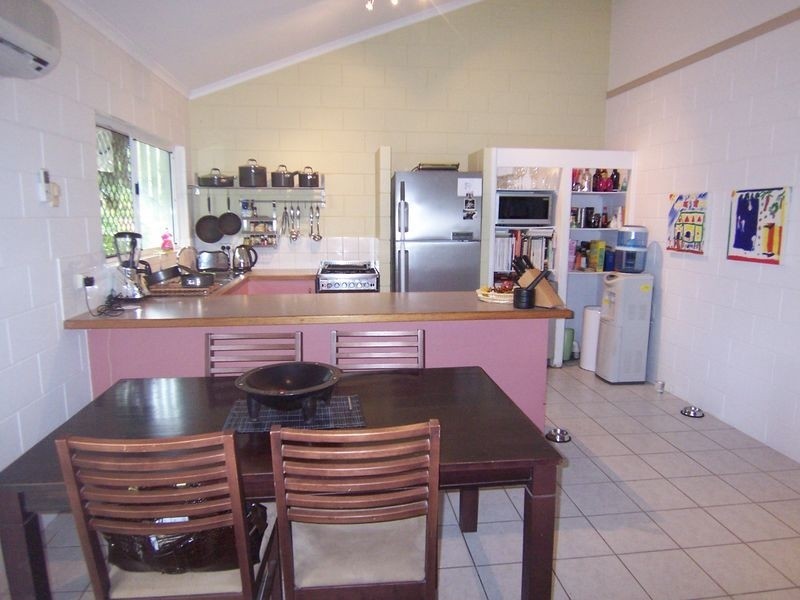 1/10 Ireland Crescent, Whitfield QLD 4870