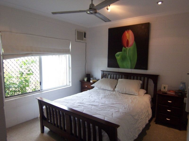 1/10 Ireland Crescent, Whitfield QLD 4870