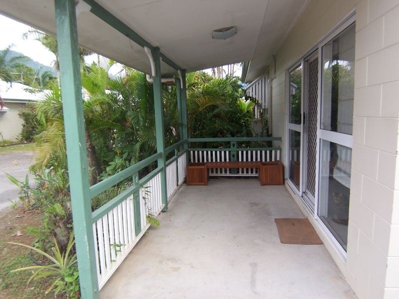1/10 Ireland Crescent, Whitfield QLD 4870