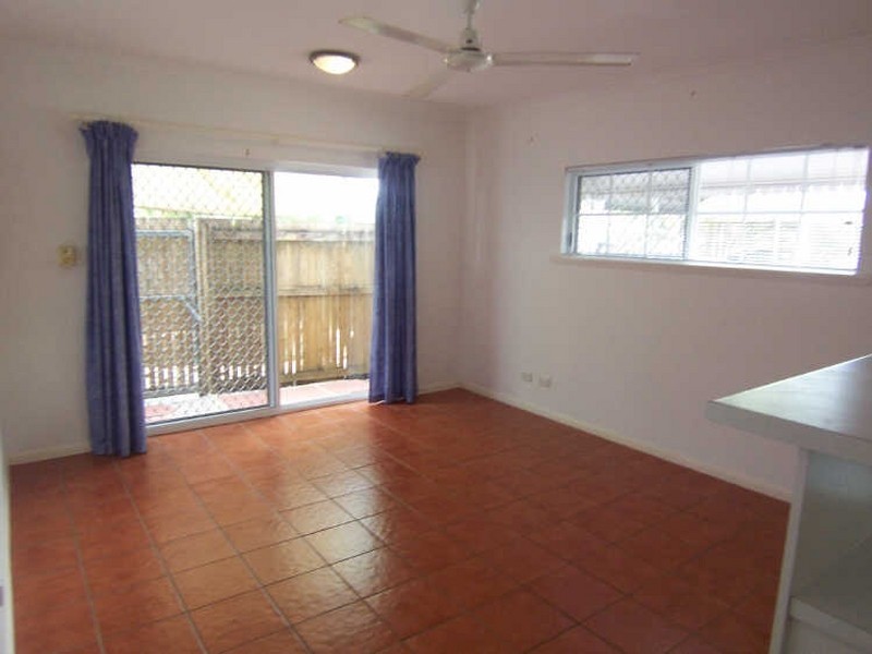 1/12 Le Grande Street, Freshwater QLD 4870